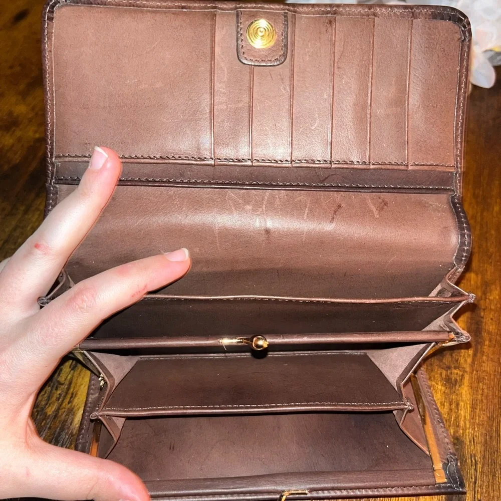 VINTAGE Coach Chocolate Leather kiss lock Wallet - Picture 7 of 7